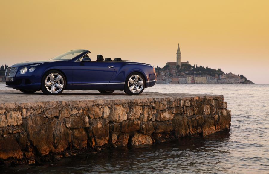  Bentley Continental GT Convertible 2011 года  (фото 15 из 37)
